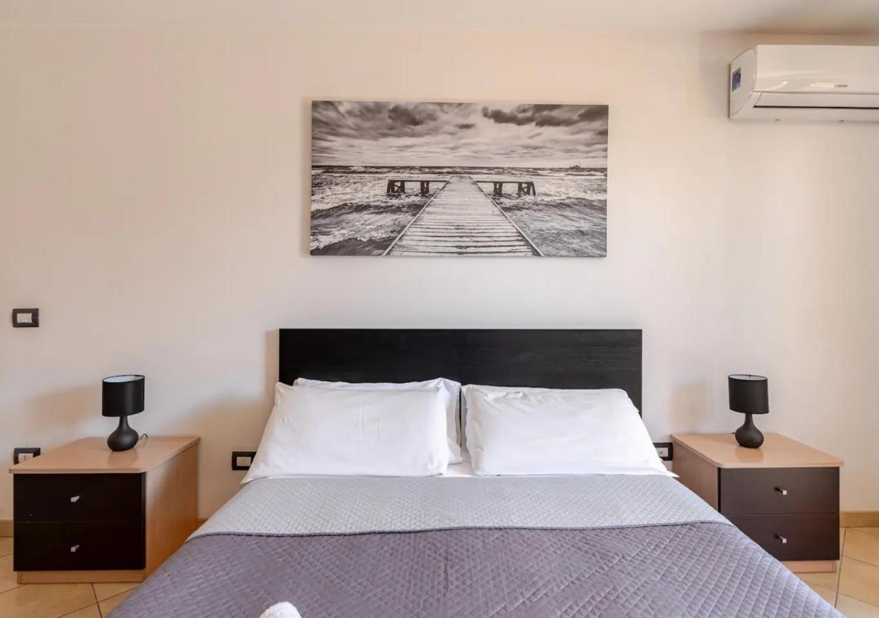 Garden Villa - Free Parking, Wi-Fi E Netflix Fiumicino Buitenkant foto