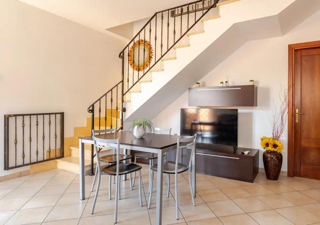 Garden Villa - Free Parking, Wi-Fi E Netflix Fiumicino Buitenkant foto