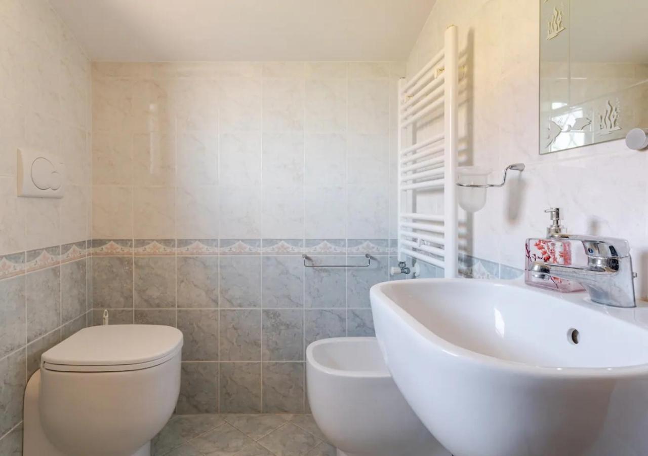 Garden Villa - Free Parking, Wi-Fi E Netflix Fiumicino Buitenkant foto